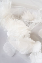 Load image into Gallery viewer, Bowie Veil