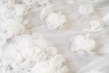 Load image into Gallery viewer, Emery Veil