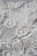 Load image into Gallery viewer, Emmy Veil