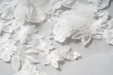 Load image into Gallery viewer, Lottie Veil