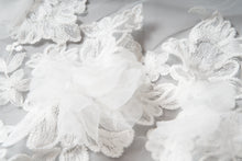 Load image into Gallery viewer, Lottie Veil