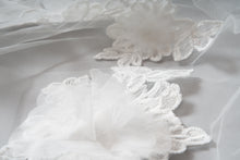 Load image into Gallery viewer, Lottie Veil