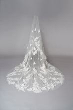 Load image into Gallery viewer, Lottie Veil