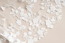 Load image into Gallery viewer, Senna Veil