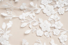 Load image into Gallery viewer, Senna Veil