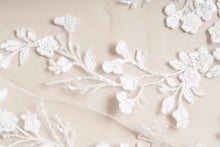 Load image into Gallery viewer, Senna Veil