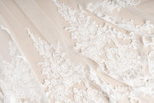 Load image into Gallery viewer, Dahlia Veil