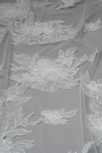 Load image into Gallery viewer, Serena Veil