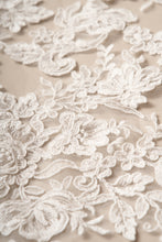 Load image into Gallery viewer, Serenade Veil