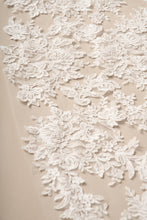 Load image into Gallery viewer, Serenade Veil