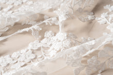 Load image into Gallery viewer, Yates Veil