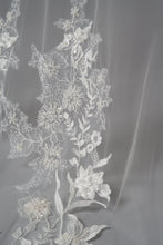 Load image into Gallery viewer, Charli Veil