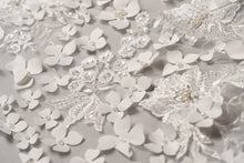 Load image into Gallery viewer, Delanie Veil