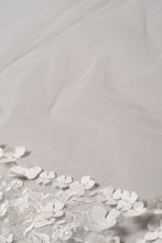 Load image into Gallery viewer, Delanie Veil