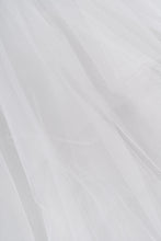 Load image into Gallery viewer, Diana Veil