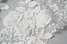 Load image into Gallery viewer, Emberly Veil