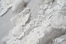 Load image into Gallery viewer, Emberly Veil