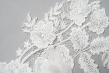 Load image into Gallery viewer, Emberly Veil