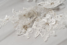 Load image into Gallery viewer, Fiona Veil