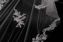 Load image into Gallery viewer, Woolf Veil