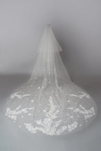 Load image into Gallery viewer, Emberly Veil