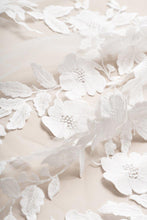 Load image into Gallery viewer, Lavendar Veil
