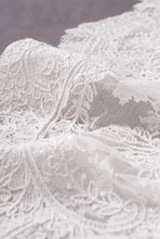 Load image into Gallery viewer, Bijou Veil
