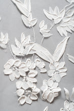 Load image into Gallery viewer, Bouquet Veil

