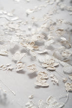 Load image into Gallery viewer, Florinda Veil
