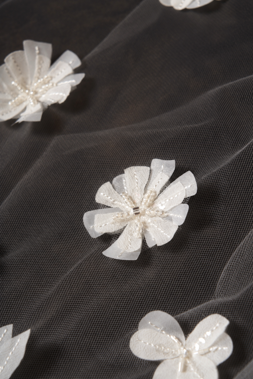 Bella Veil, detail 1