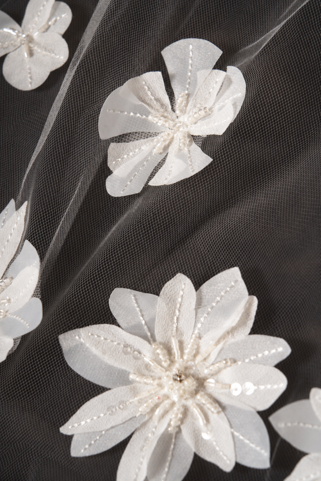 Bella Veil, detail 2