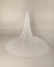 Load image into Gallery viewer, Pearl Veil
