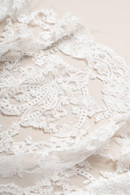 Load image into Gallery viewer, Dahlia Veil
