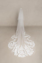 Load image into Gallery viewer, Dahlia Veil
