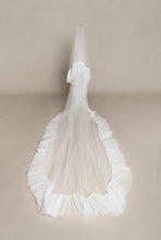 Load image into Gallery viewer, Tulipe Veil
