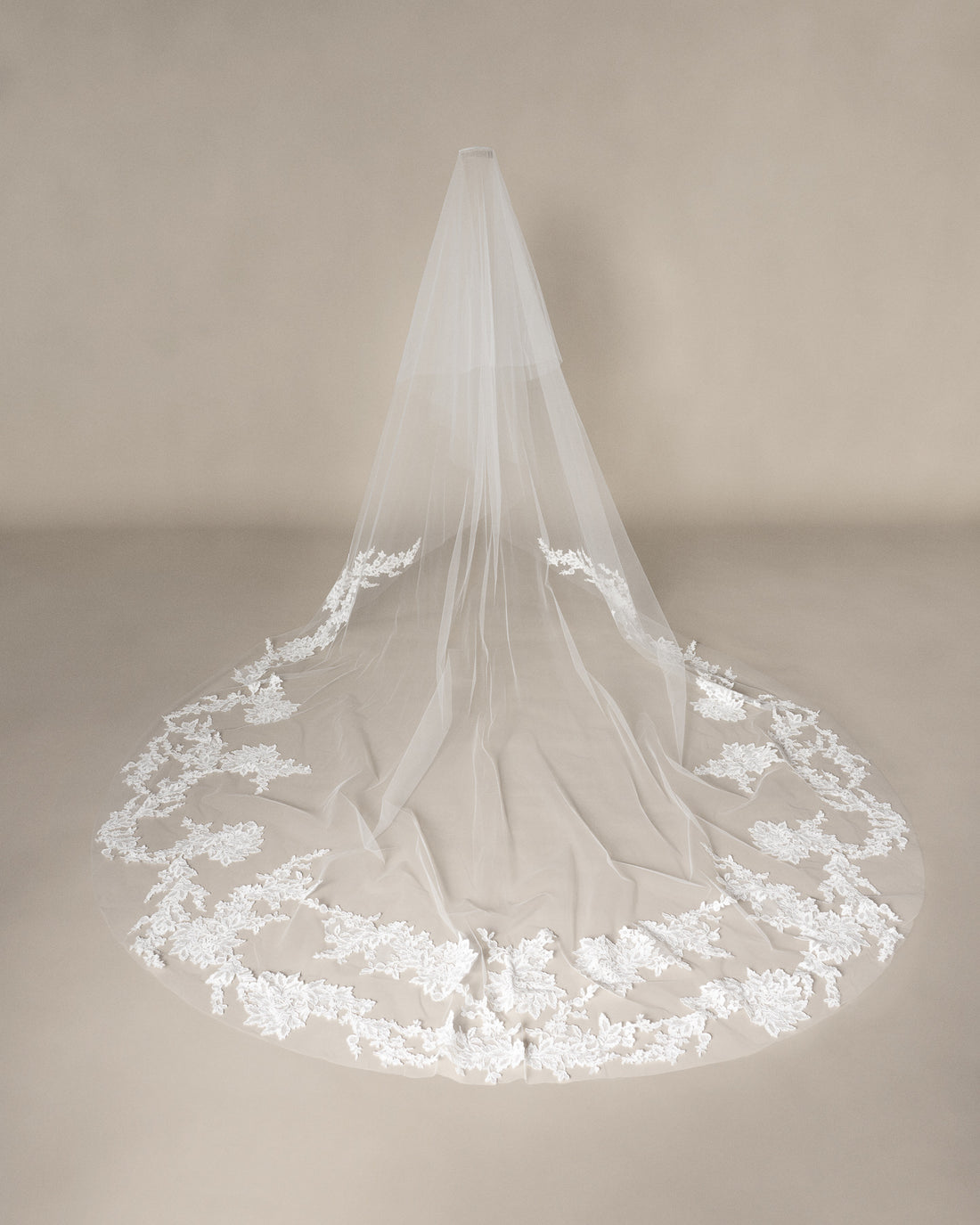 Zay Veil