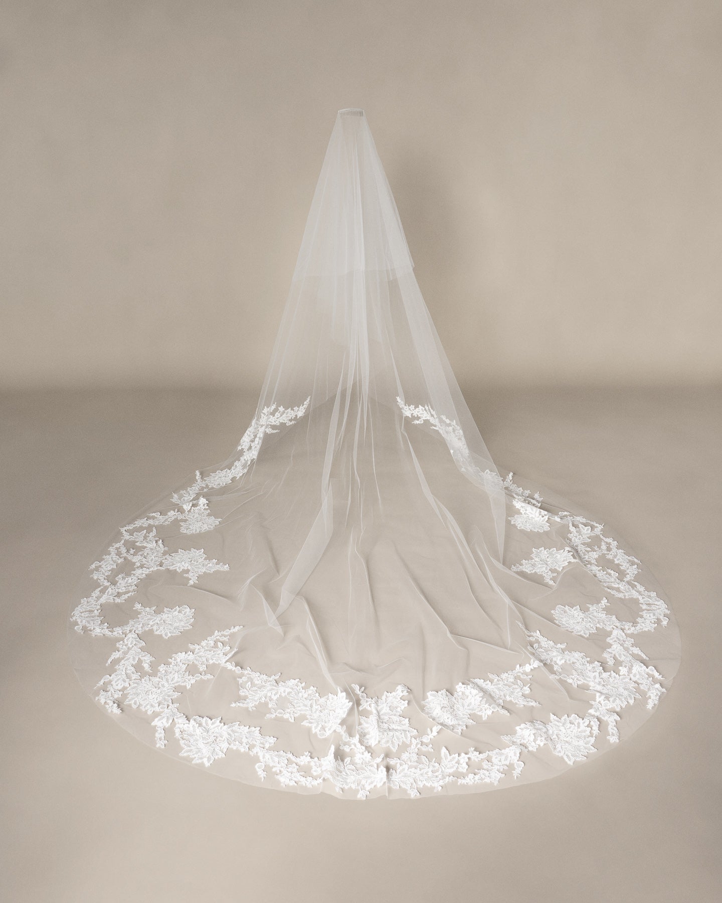 Zay Veil